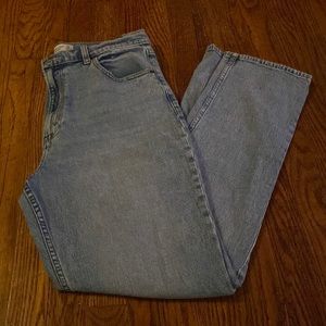 Abercrombie & Fitch The 90’s Slim Straight Ultra High Rise